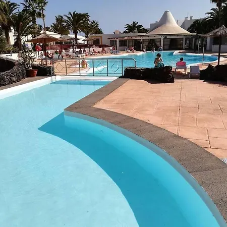 Lina 25 Playa Roca Costa Teguise