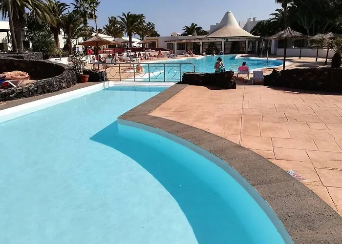 Lina 25 Playa Roca Costa Teguise