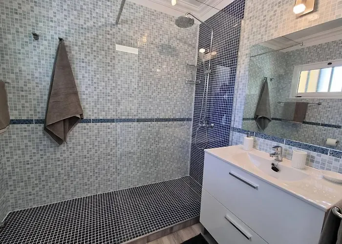 Lina 25 Playa Roca Apartman *